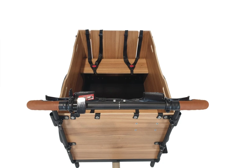 #cargo_ADEN_wood_5.jpg